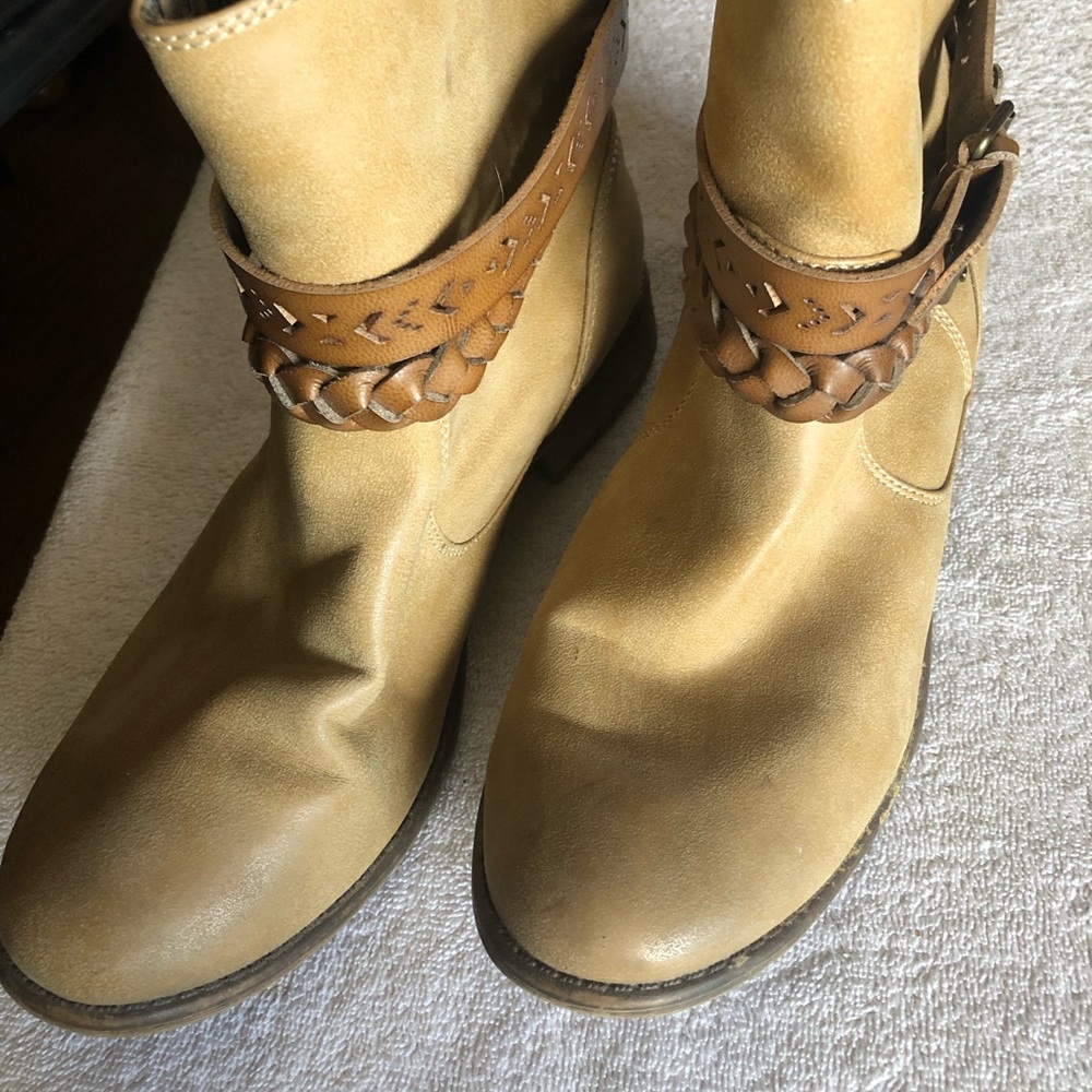 Roxy size 9 ankle boots